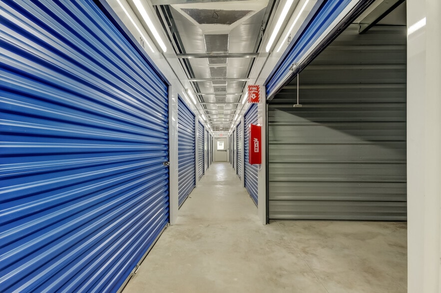 More Photos Of 921 E Norvell Bryant Hwy, Hernando Self Storage For Sale