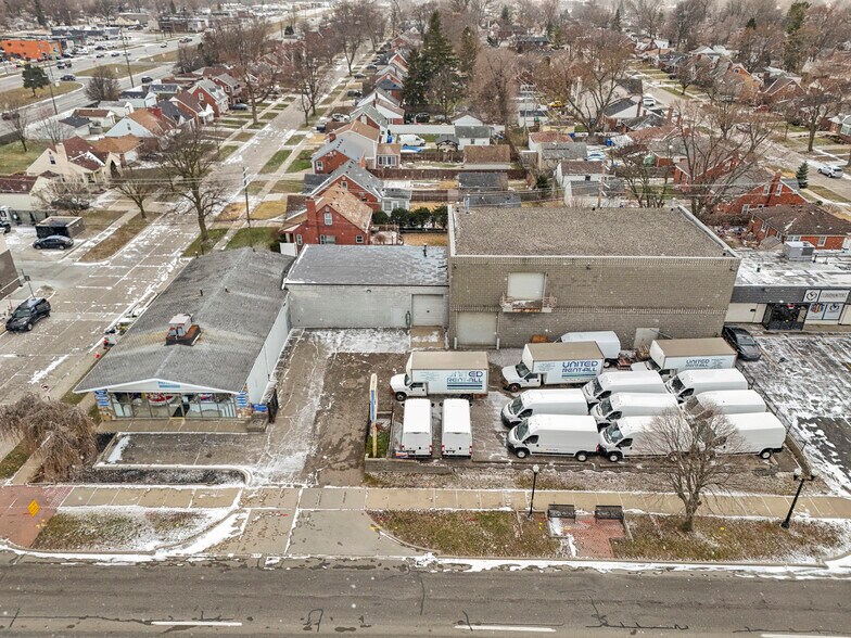 More Photos Of 24101 W Warren St, Dearborn Heights Freestanding For Sale