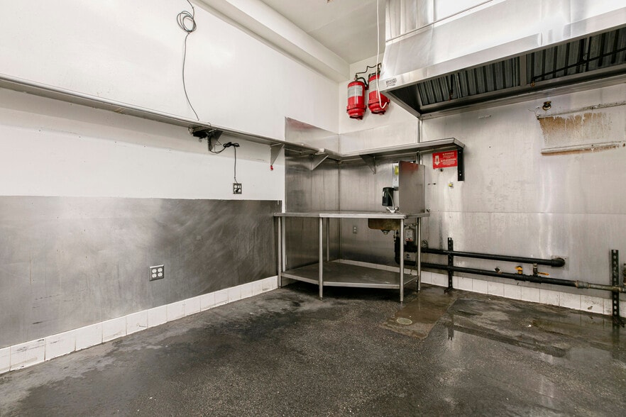 More Photos Of 6340 Yucca St, Los Angeles Restaurant For Lease