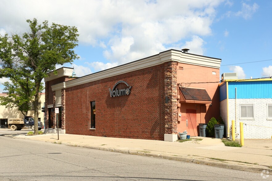 More Photos Of 6661 Allen Rd, Allen Park Freestanding For Sale