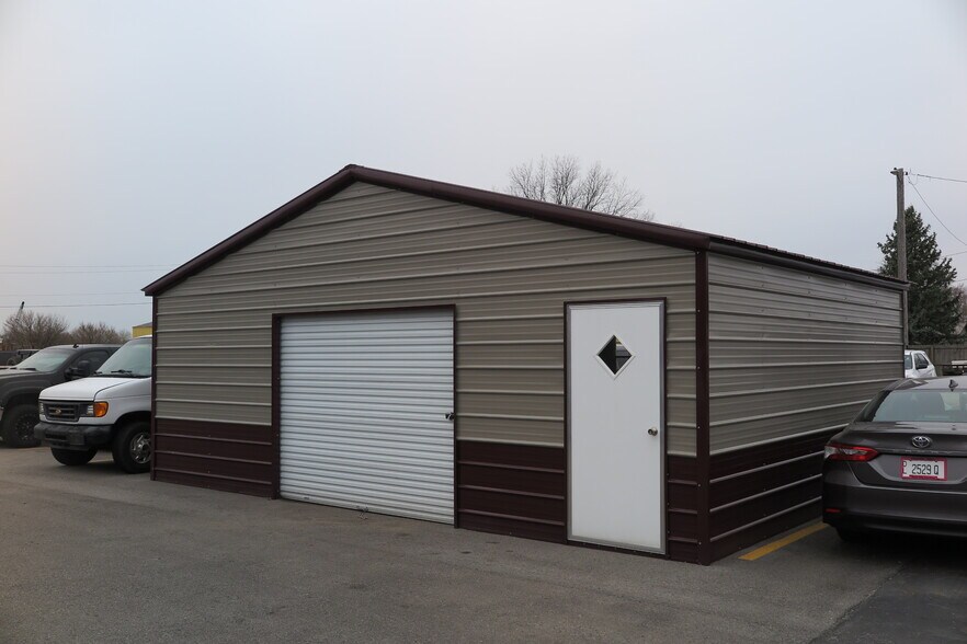 More Photos Of 11 W US Highway 6, Peru Auto Dealership For Sale