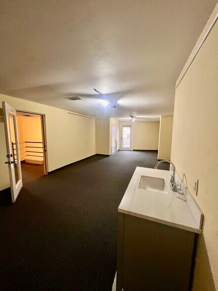More Photos Of 3010 Paseo, Oklahoma City Office For Lease