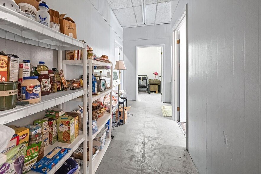 More Photos Of 111 N 3rd St, Ozark General Retail For Sale