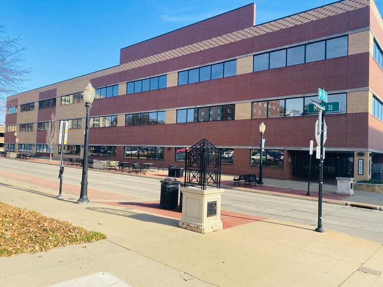 More Photos Of 500 Main St, Dubuque Office For Sale