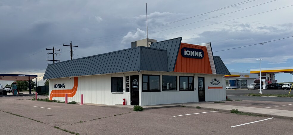 Primary Photo Of 290 Main St, Limon Restaurant For Lease