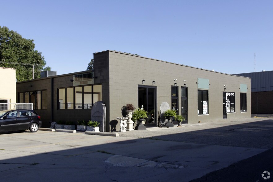 Primary Photo Of 929-933 S Eton St, Birmingham Medical For Lease