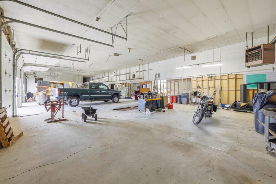 More Photos Of 2676 Van Giesen St, Richland Industrial For Sale