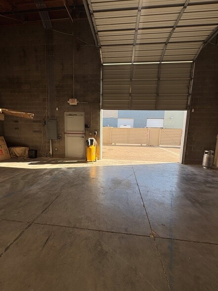 More Photos Of 20634 N 28th St, Phoenix Warehouse For Sale