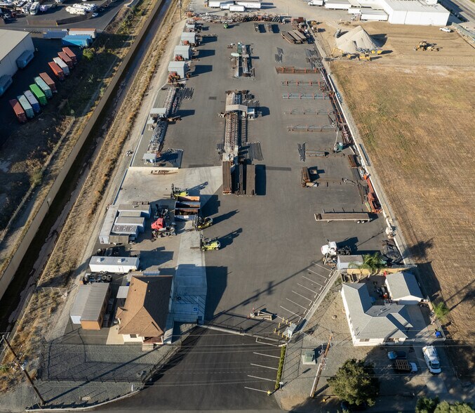 More Photos Of 3612 Philadelphia St, Chino Land For Lease