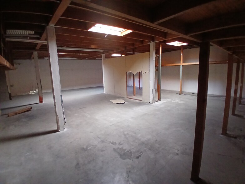 More Photos Of 1595 W Foothill Blvd, Upland Freestanding For Lease