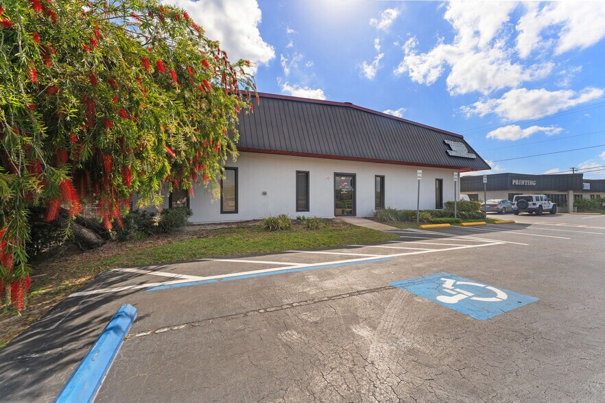 More Photos Of 109 N Falkenburg Rd, Tampa Manufacturing For Sale
