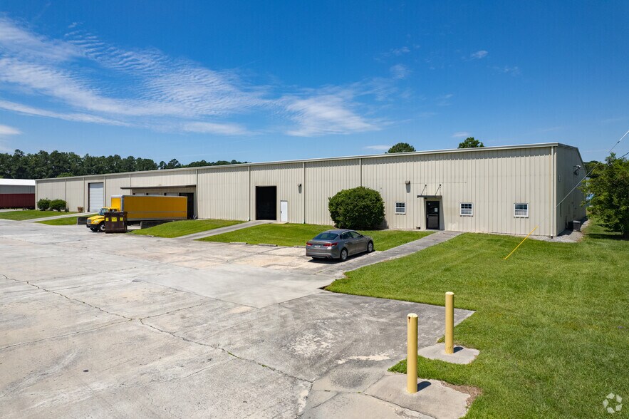 More Photos Of 25 Artley Rd, Savannah Unknown For Lease