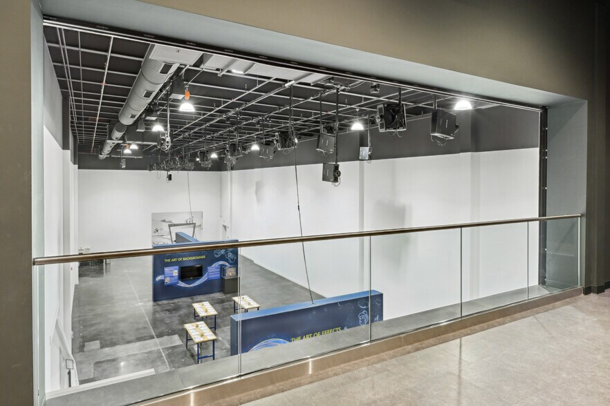 More Photos Of 159 Armour Dr NE, Atlanta Showroom For Lease