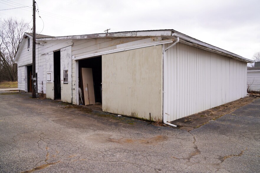 More Photos Of 16 Madison St, Leetonia Flex For Sale