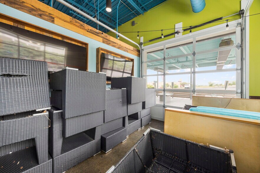 More Photos Of 350 University Blvd, Harrisonburg Freestanding For Sale