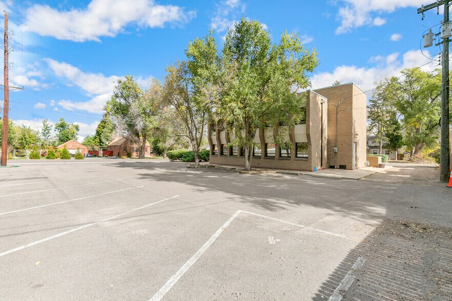 More Photos Of 7000 W 14th Ave, Lakewood Office For Lease