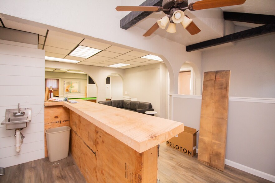 More Photos Of 636 Sunderland Rd, Worcester Freestanding For Lease