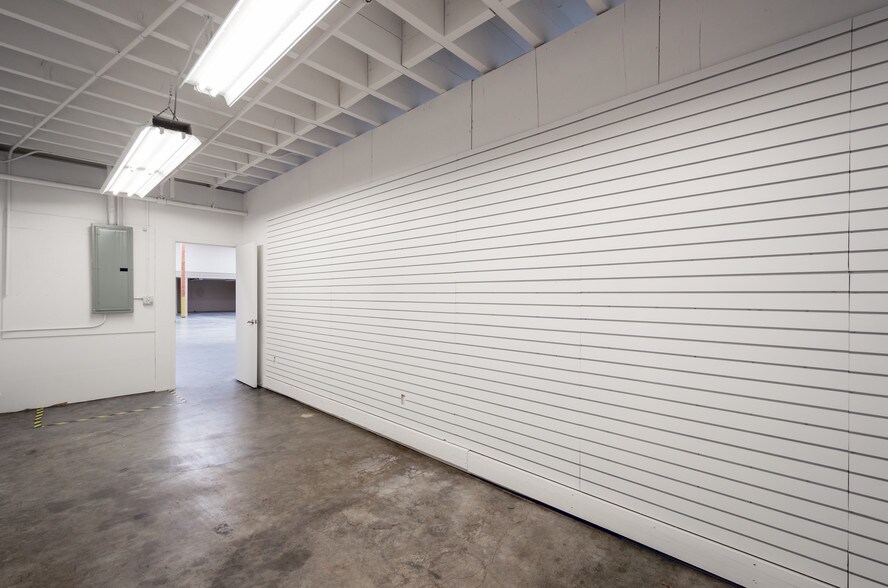 More Photos Of 901 Shasta St, Redwood City Warehouse For Lease