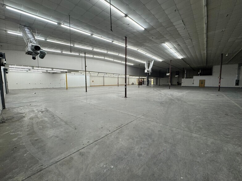 More Photos Of 889 Seahawk Cir, Virginia Beach Manufacturing For Lease