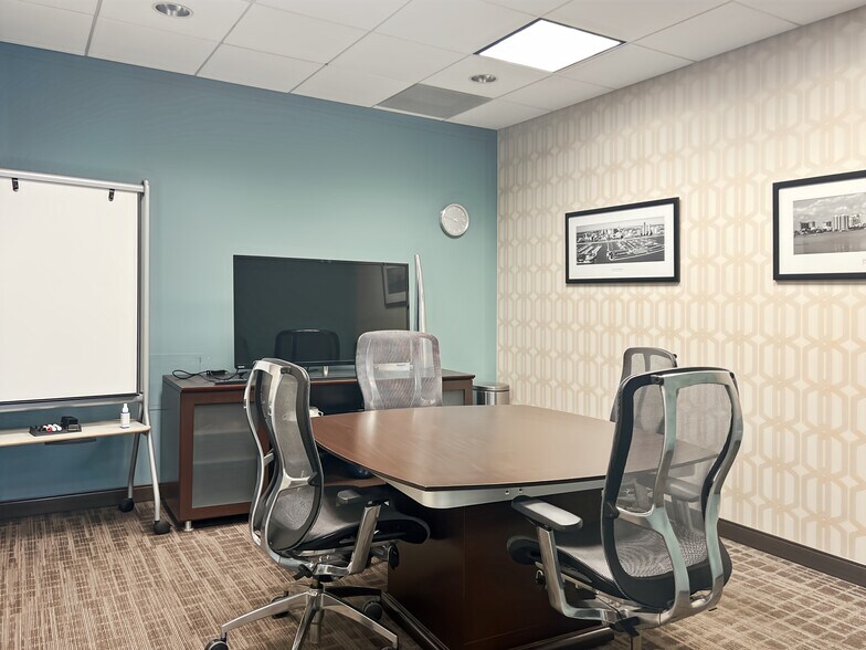 More Photos Of 2700 Patriot Blvd, Glenview Coworking Space