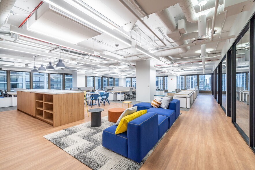 More Photos Of 303 E Wacker Dr, Chicago Office For Sale