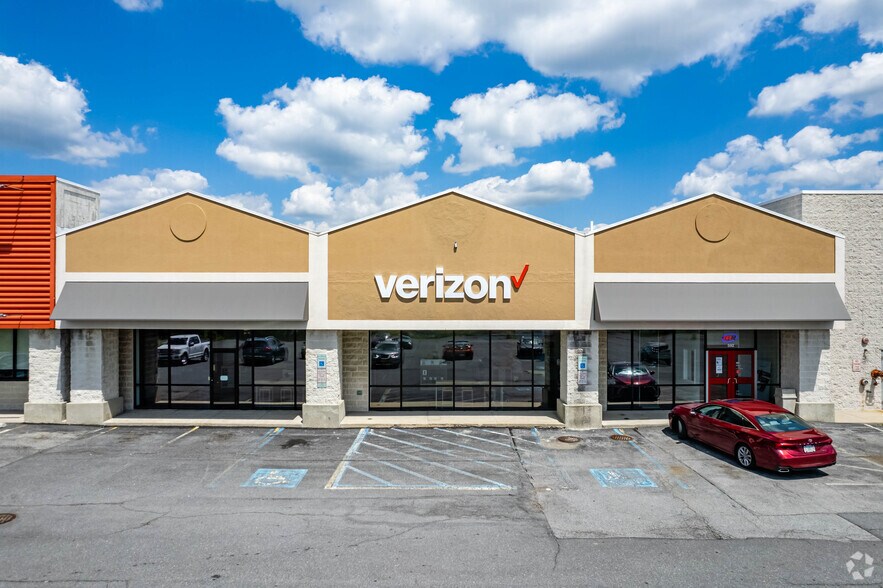 More Photos Of 590-594 Galleria Dr, Johnstown General Retail For Sale