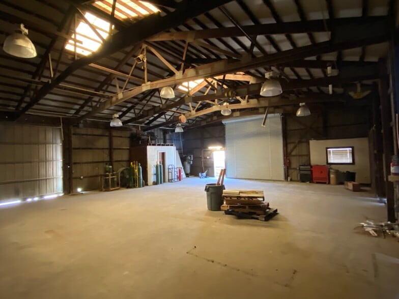 More Photos Of 4613 N FM 1417, Sherman Warehouse For Lease