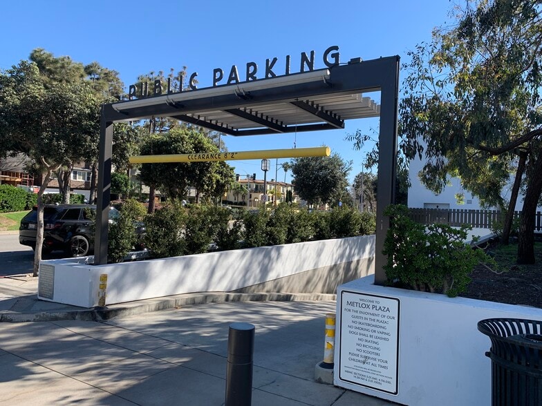 More Photos Of 451 Manhattan Beach Blvd, Manhattan Beach Restaurant For Lease