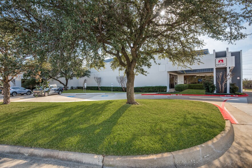 More Photos Of 3130-3136 Skyway Cir S, Irving Light Distribution For Lease