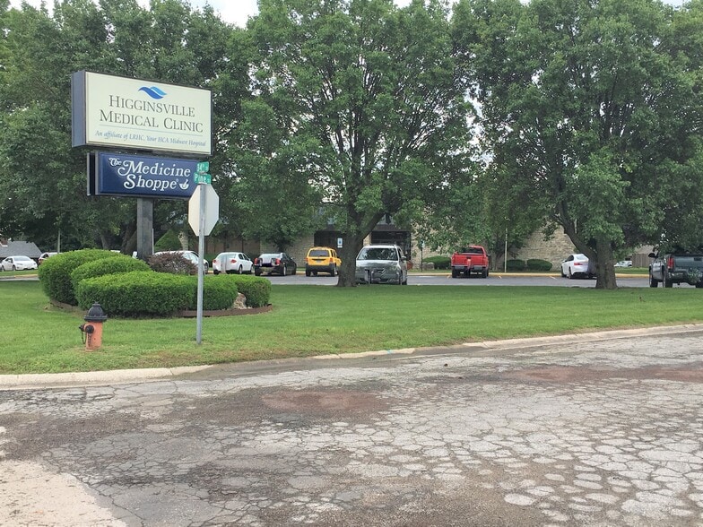 More Photos Of 3401 Pine St, Higginsville Medical For Sale