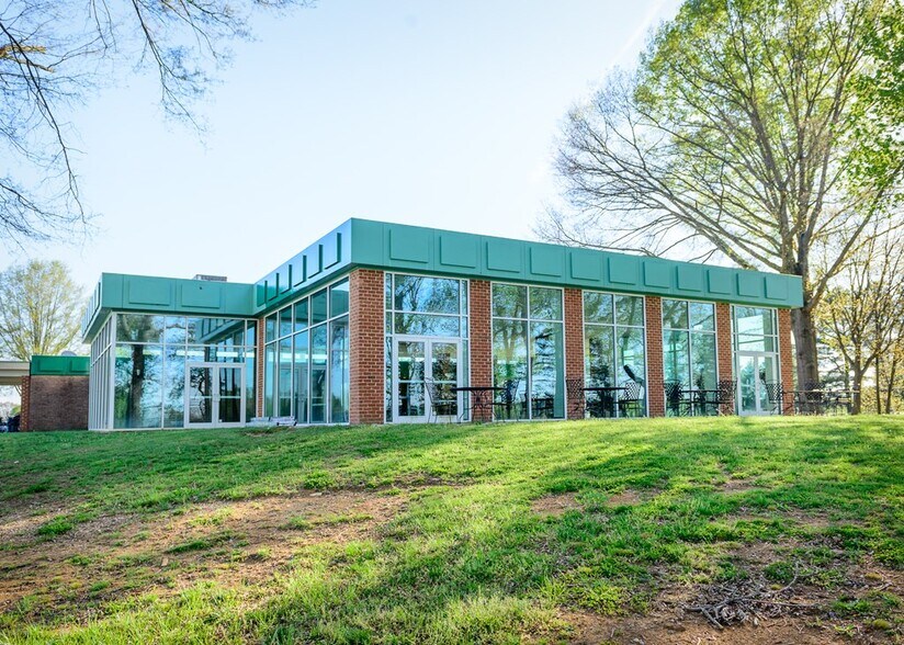 More Photos Of 36 Wedgewood Dr, Farmville Golf Course Driving Range For Sale