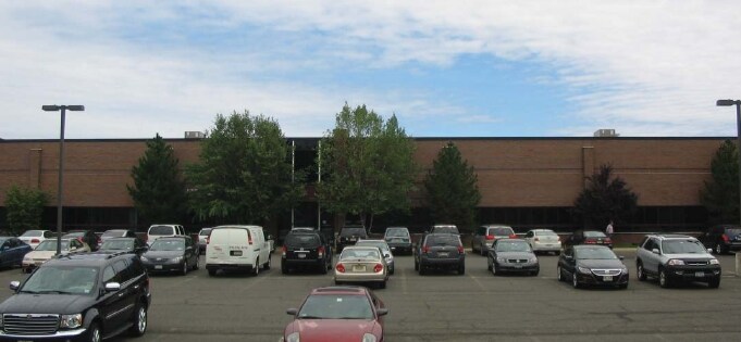 More Photos Of 40 Boroline Rd, Allendale Light Distribution For Lease