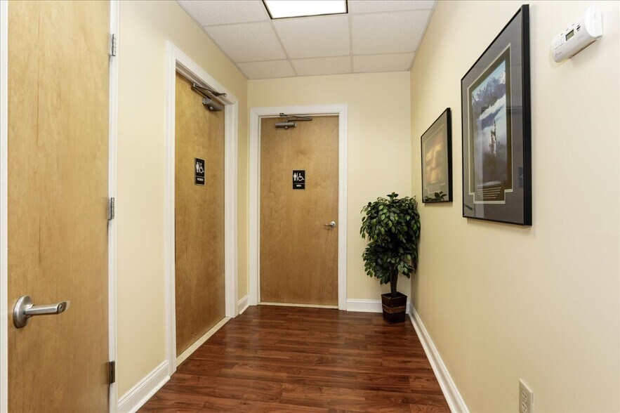 More Photos Of 807 Mantoloking Rd, Brick Office For Sale