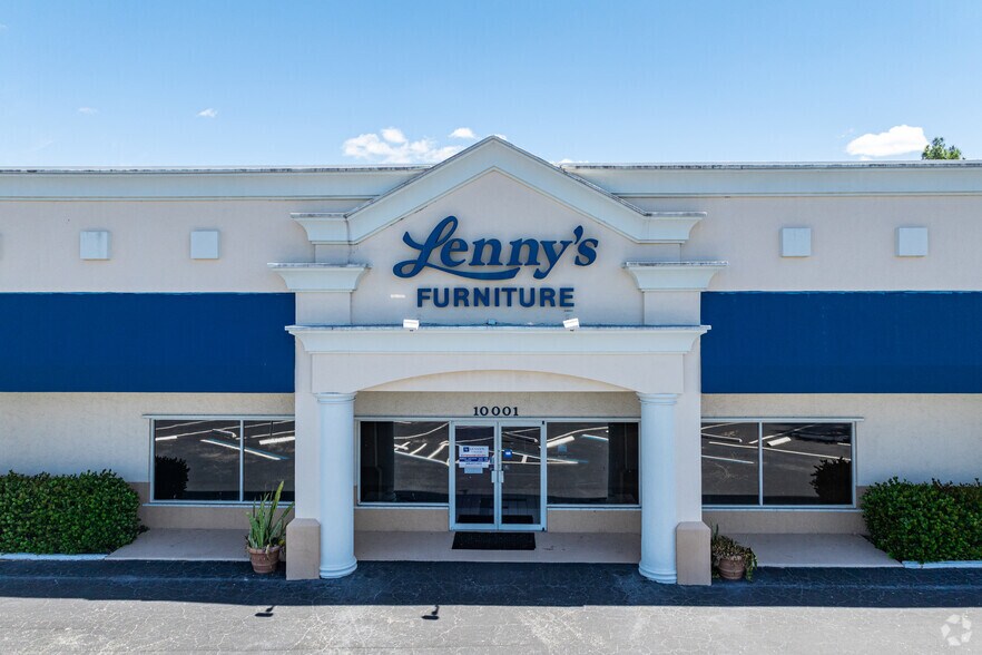 More Photos Of 10001 Tamiami Trl E, Naples Freestanding For Lease