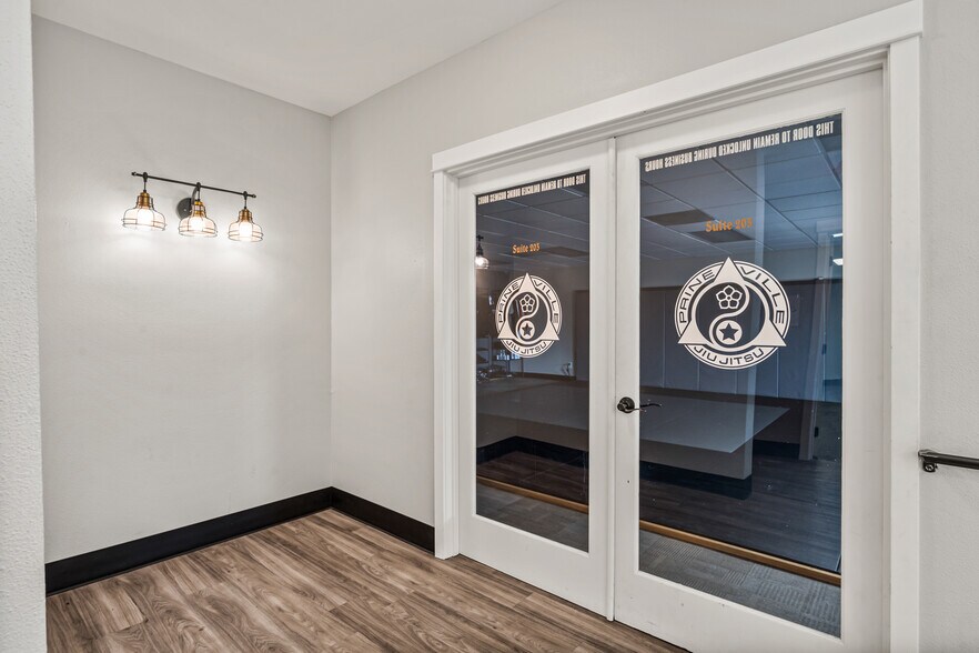 More Photos Of 320 N Main St, Prineville Storefront Retail Office For Sale