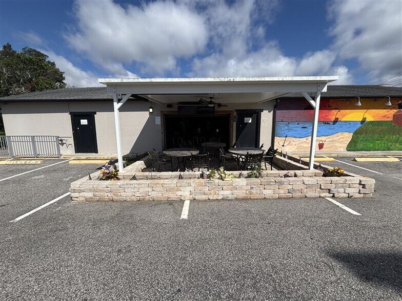 More Photos Of 6153 Massachusetts Ave, New Port Richey Freestanding For Sale