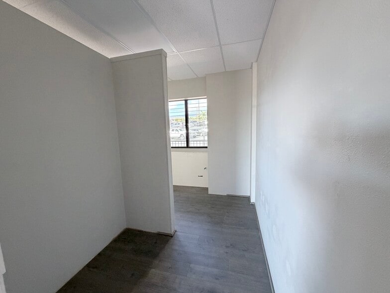 More Photos Of 74-5035 Queen Kaahumanu Hwy, Kailua Kona Storefront Retail Office For Lease