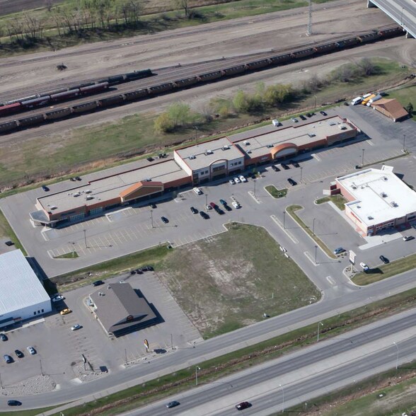 More Photos Of 1710 W Center Ave, Dilworth General Retail For Sale