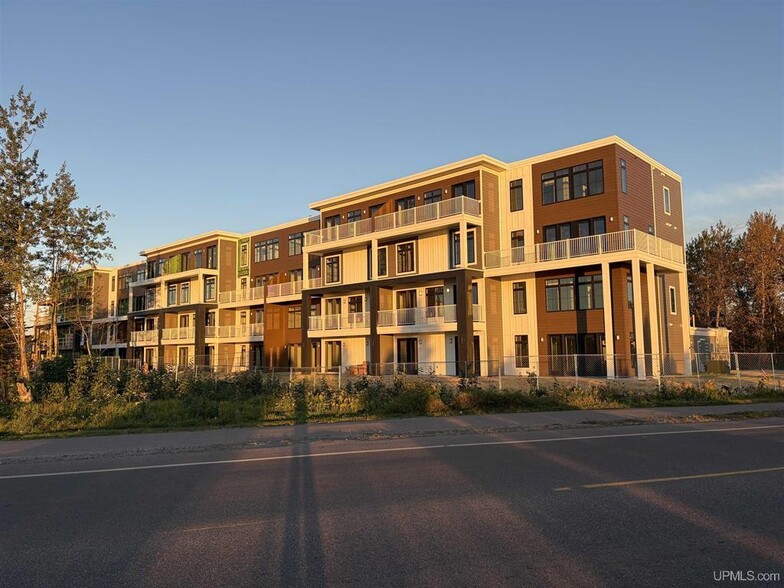 Primary Photo Of 2401 Lakeshore Blvd, Marquette Multifamily For Sale