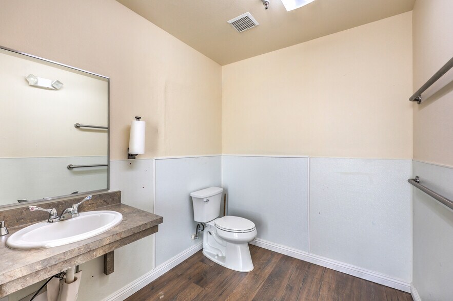 More Photos Of 3263 E Warm Springs Rd, Las Vegas Office Residential For Sale