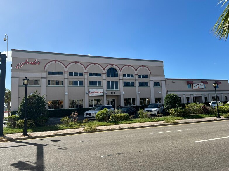 More Photos Of 816 Manatee Ave E, Bradenton General Retail For Lease
