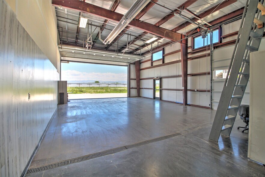 More Photos Of 3000 Airport Dr, Erie Light Manufacturing For Sale