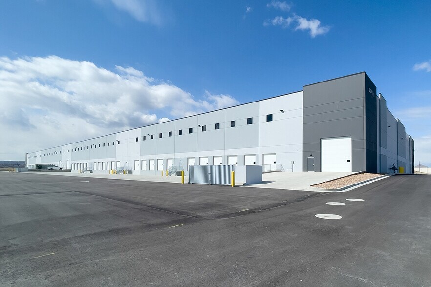 More Photos Of 6075 W SR-201 S, West Valley City Unknown For Lease