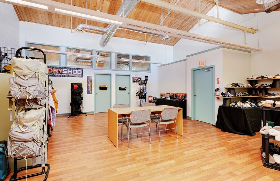 More Photos Of 2075 W Henry Ave, Sidney Service For Sale