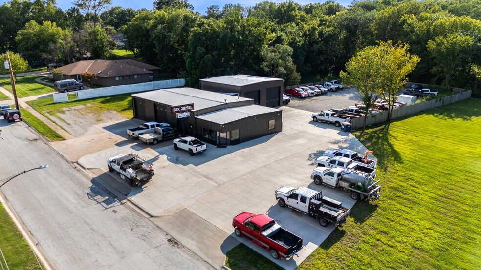 More Photos Of 404 N East St, Paola Auto Repair For Sale
