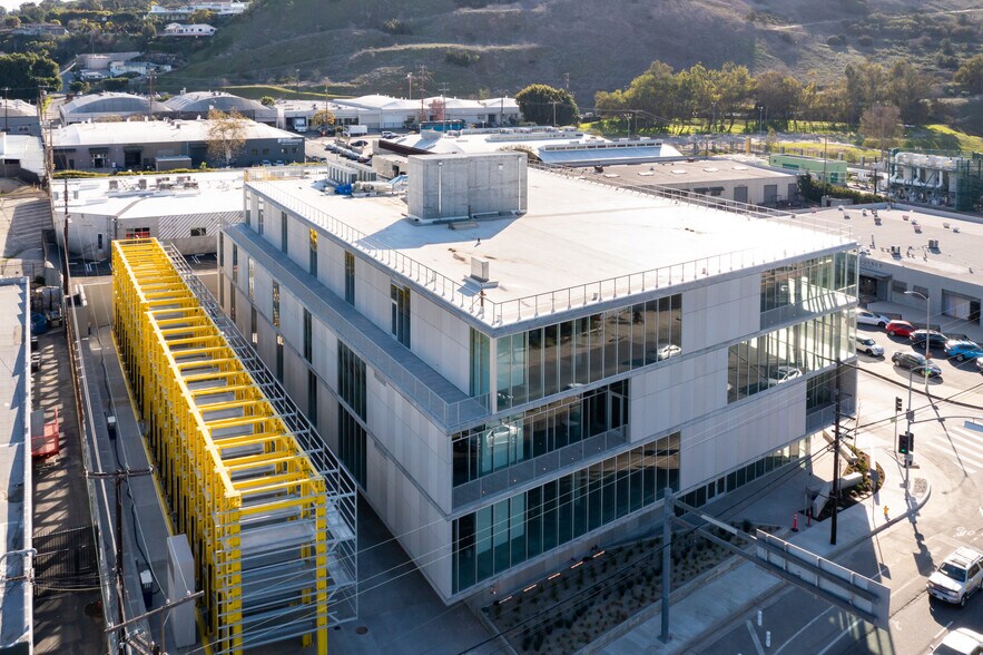 More Photos Of 5950 W Jefferson Blvd, Los Angeles Office For Lease