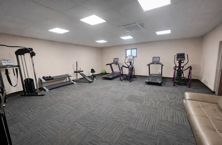 More Photos Of 560 Silverthorne Ln, Silverthorne Hotel For Sale