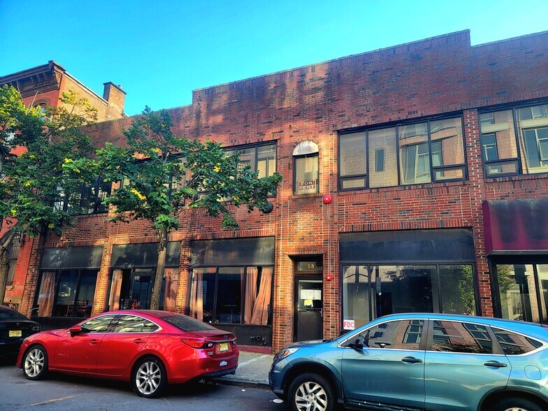 More Photos Of 144 Washington St, Newark Storefront Retail Office For Lease