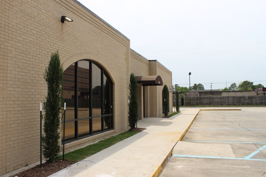 More Photos Of 5207-5212 Essen Ln, Baton Rouge Medical For Lease