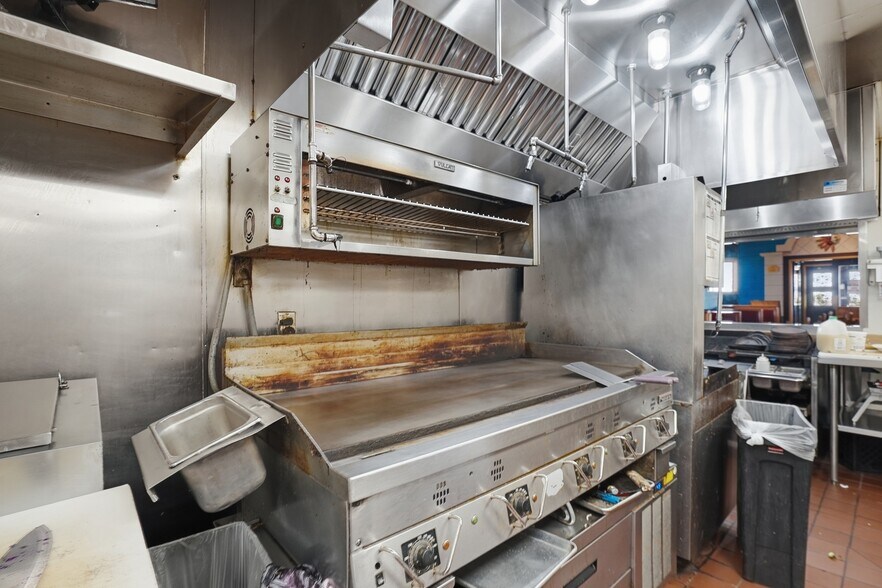 More Photos Of 1331 E North St, Rapid City Restaurant For Sale